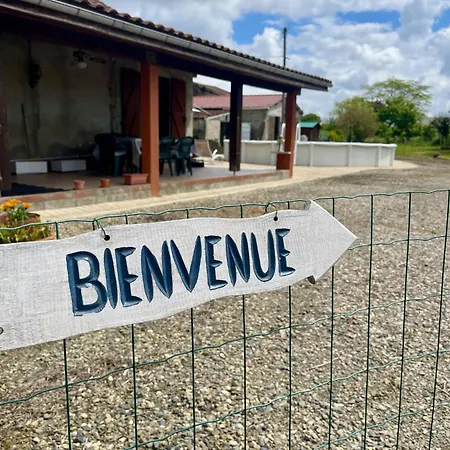 Maison A La Campagne Avec Piscine Et Jacuzzi *
