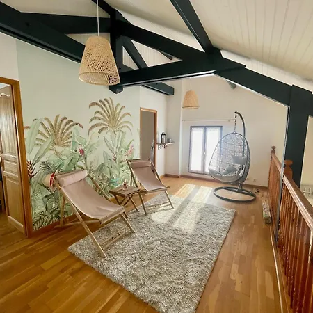 Vakantiehuis Maison A La Campagne Avec Piscine Et Jacuzzi *